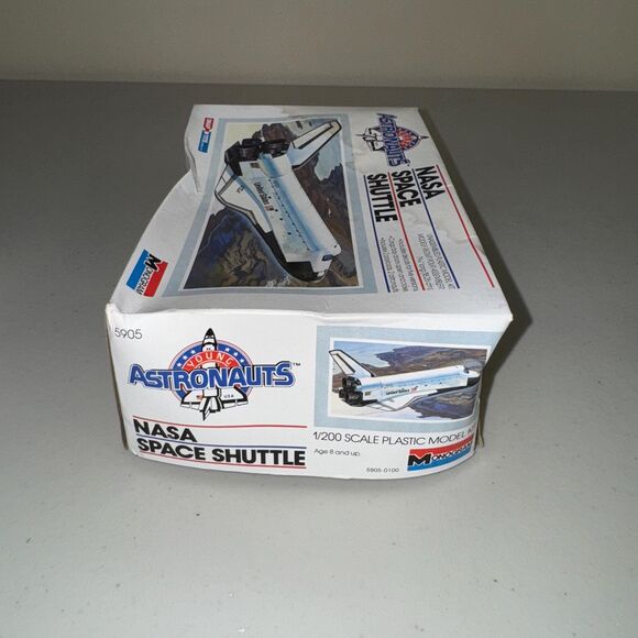 Vintage NASA Space Shuttle Model 1986 Monogram Snap Tite Astronauts 1/200 #5905 - Picture 5 of 9